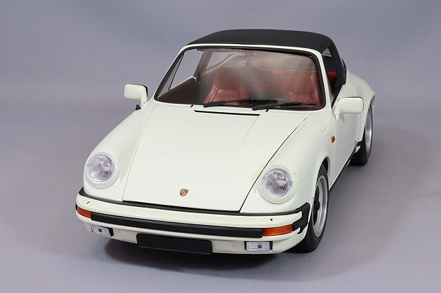 ミニチャンプス 1/18 ポルシェ 911 カレラ 3.2 タルガ 1983 ホワイト 