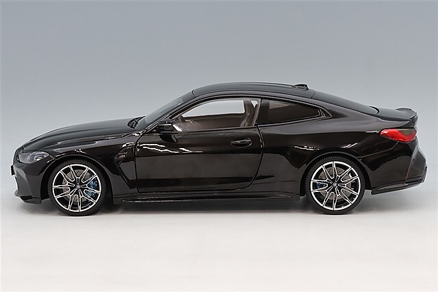 ミニチャンプス 1/18 BMW M4 2024 ブラックメタリック