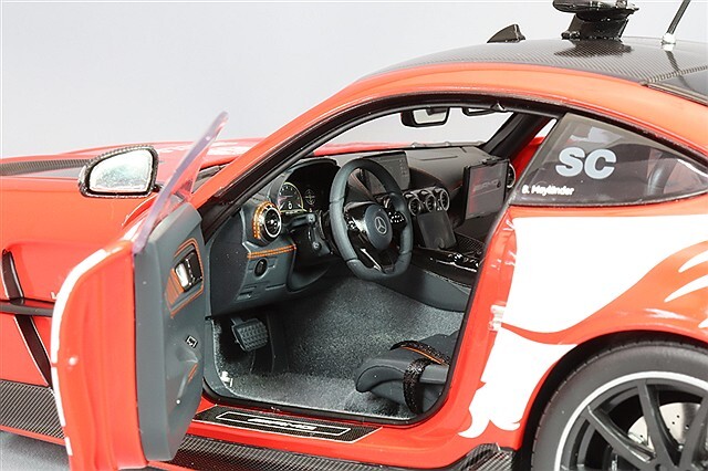 ミニチャンプス 1/18 メルセデス AMG GT ブラックシリーズ 2024 F1