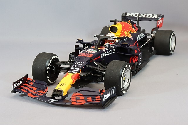 ミニチャンプス 1/18 レッドブルレーシング ホンダ RB16B 2021 F1  