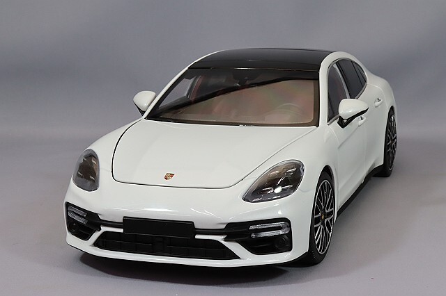 ミニチャンプス 1/18 ポルシェ パナメーラ ターボS 2020 ホワイト 