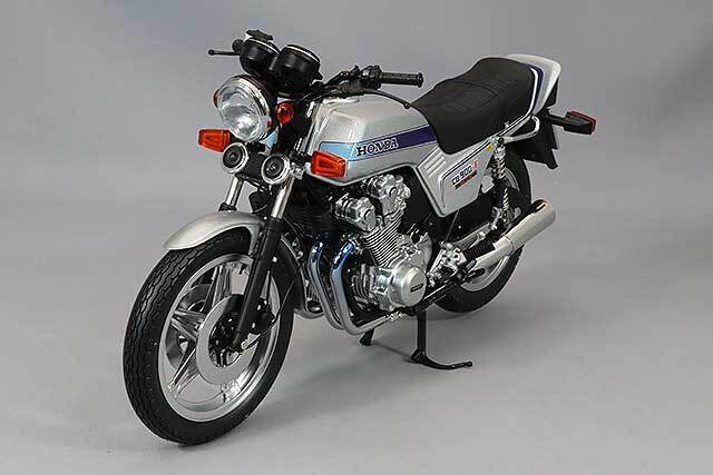 ミニチャンプス 1/12 ホンダ CB 900 ボルドール 1978 シルバー
