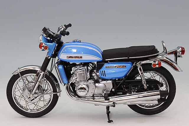 ミニチャンプス 1/12 スズキ GT 750 1972 ブルーメタリック