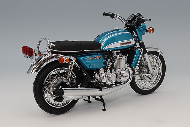 ミニチャンプス 1/12 スズキ GT 750 1972 グリーン