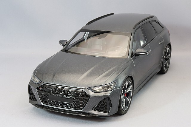 ミニチャンプス 1/18 アウディRS Q3 スポーツバック グレー 【公式通販】