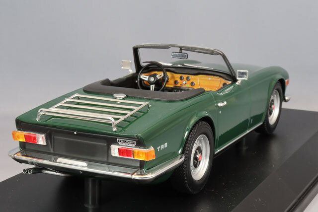 ミニチャンプス 1/18 トライアンフ TR6 1969 ダークグリーン(左ハンドル) 