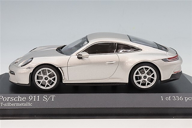 ミニチャンプス 1/43 ポルシェ 911 (992) S/T 2023 シルバー