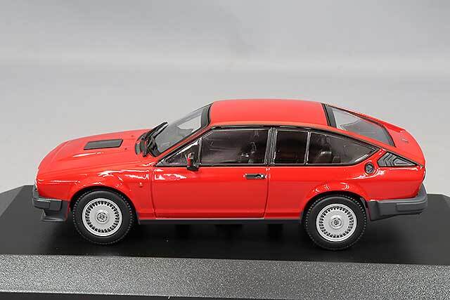 マキシチャンプス 1/43 アルファロメオ GTV 6 1983 レッド