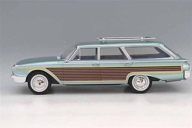 モデルカーグループ 1/18 フォード LTD カントリー スクワイア 1960 ブルー