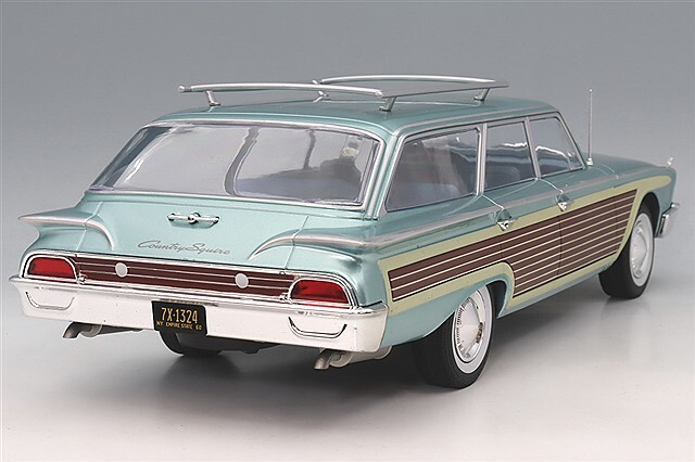 モデルカーグループ 1/18 フォード LTD カントリー スクワイア 1960 ブルー