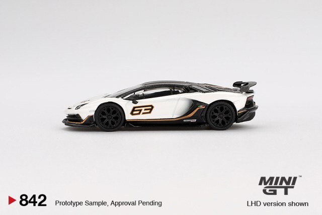 MINI GT 1/64 ランボルギーニ アヴェンタドール SVJ グリーン 左 1/64スケール MINI GT「ランボルギーニ・アヴェンタドールSVJ