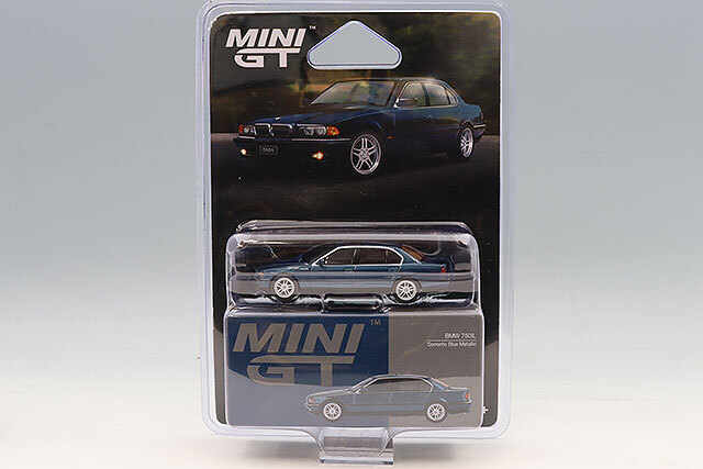 TSM ミニGT 1/64 BMW 750IL ソレントブルーメタリック 左ハンドル