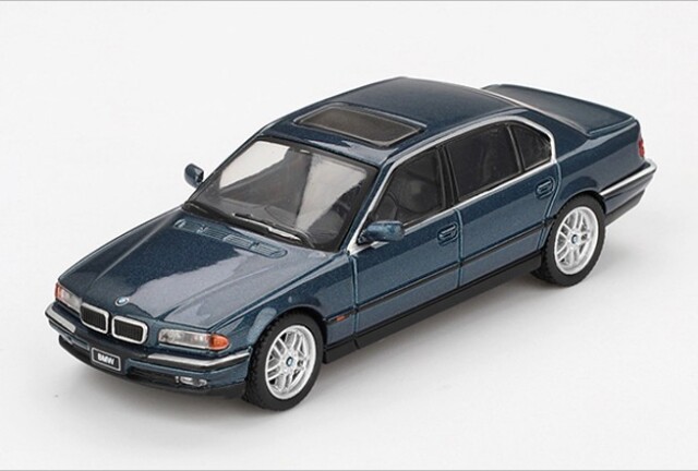 TSM ミニGT 1/64 BMW 750IL ソレントブルーメタリック 左ハンドル