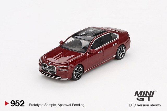 TSM ミニGT 1/64 BMW i7 xDrive60 アヴェンチュリン (左ハンドル)