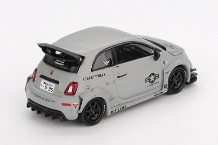 TSM ミニGT 1/64 アバルト 595 LB-WORKS x Abas Works Fighters (左