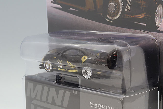 TSM ミニGT 1/64 トヨタ GR86 LB-Nation ブラック/ゴールド 右ハンドル