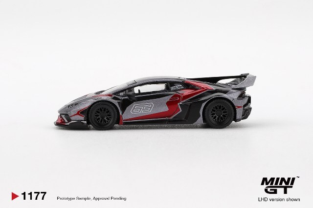 TSM ミニGT 1/64 LB-WORKS ランボルギーニ ウラカン GT RONIN (左