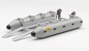 ☆予約品☆ TSM ミニGT 1/64 キャメルトロフィー Pontoon Raft
