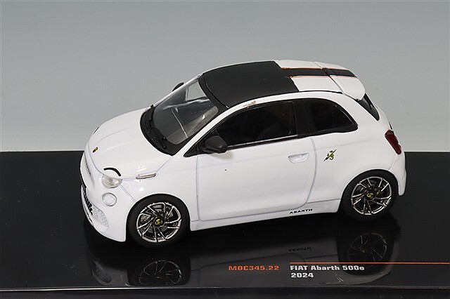 イクソ 1/43 フィアット アバルト 500e 2024 ホワイト