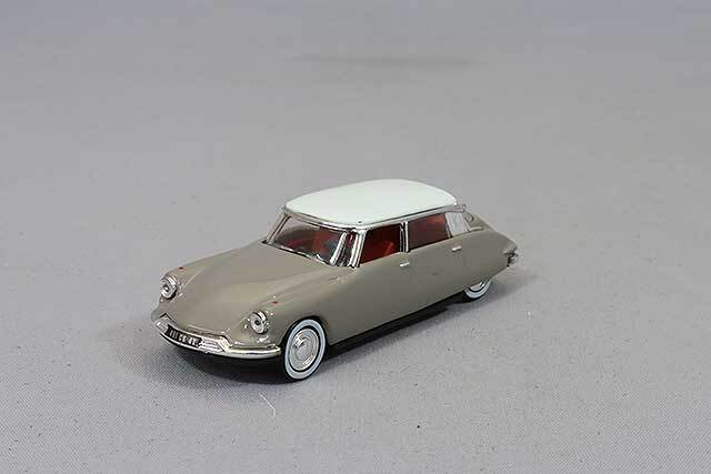 D.E.A シトロエン 重々しく DS19 デザイン キーホルダー