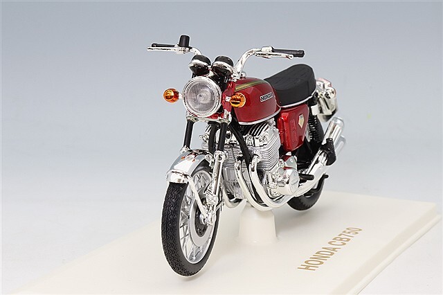 ノレブ 1/18 ホンダ CB750 1969 メタリックレッド