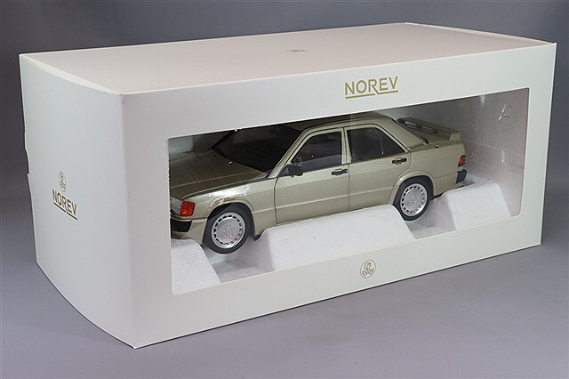 ノレブ 1/18 メルセデスベンツ 190E 2.3-16 1984 スモークシルバー