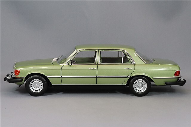 304-039 ノレブ 1/18 ベンツ 450 SEL US-Version