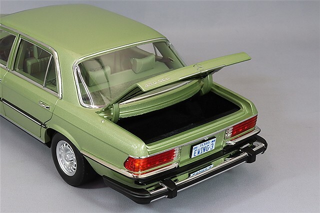ノレブ 1/18 メルセデスベンツ 450 SEL シルバーグリーン US TV 1979