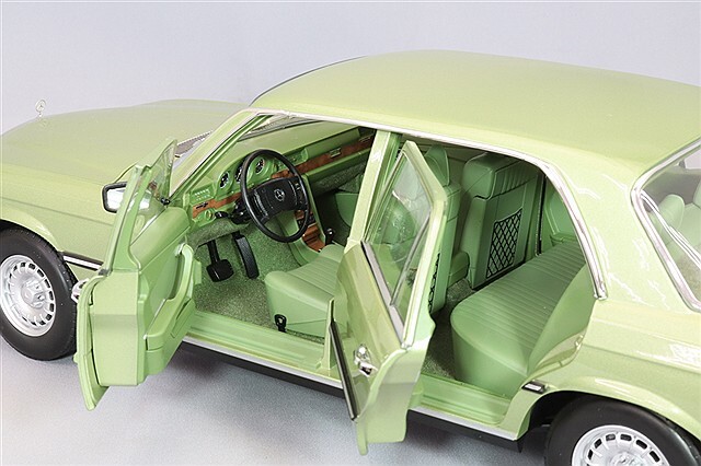 304-039 ノレブ 1/18 ベンツ 450 SEL US-Version