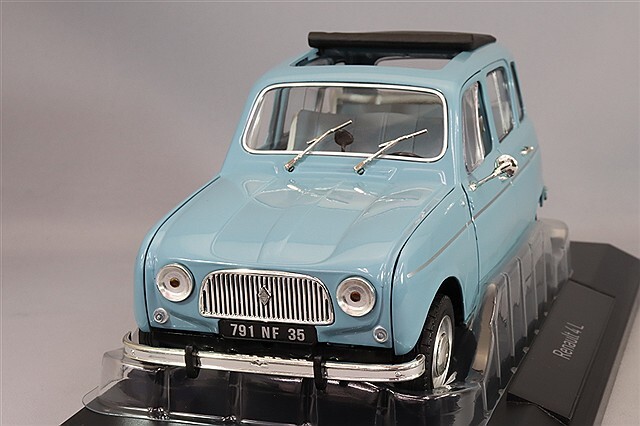 ノレブ 1/18 ルノー 4 L 1966 フレンチブルー