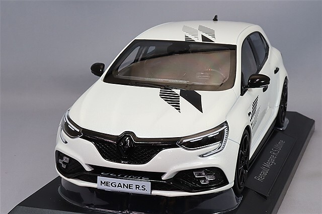 ノレブ　ルノー　メガーヌRS ウルティム　2023 1/18 新品未開封。 ノレブ ルノー メガーヌRS ウルティム 2023 1/18 新品未開封