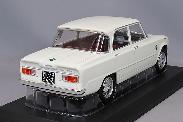 ノレブ 1/18 アルファロメオ ジュリア TI スーパー 1963 ホワイト