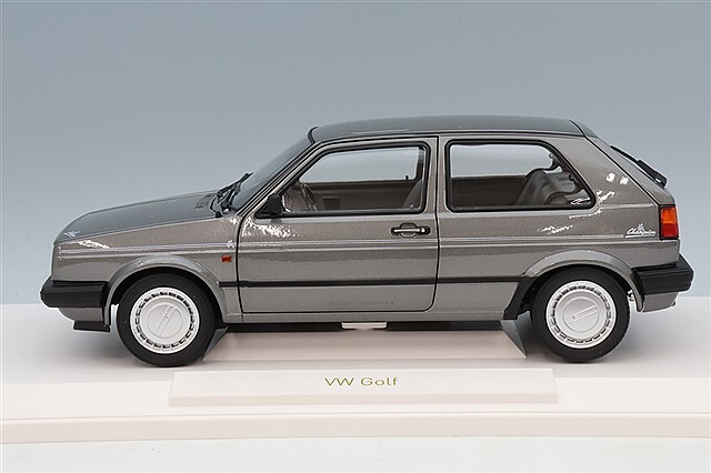 ノレブ 1/18 フォルクスワーゲン ゴルフ チャンピオン 1989