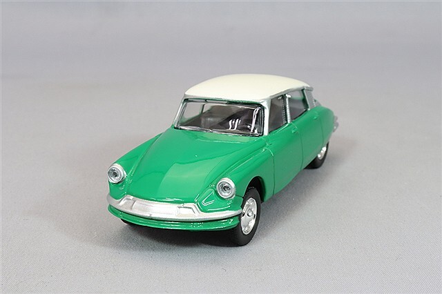 Citroën DS 19 1959 Blue Delphinium and White 1:12 – Norev