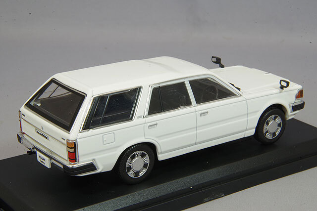 ニッサンセドリック1/24サイズプラモデル 素人製作品 ミラー 未
