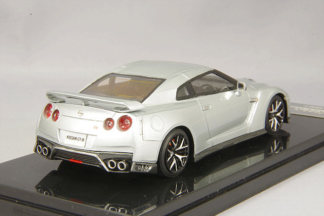 日産GTR 2017R35  1/18 ファースト　シルバー 1/18 First18 2017 Nissan GT-R (R35) (Silver) Diecast Car