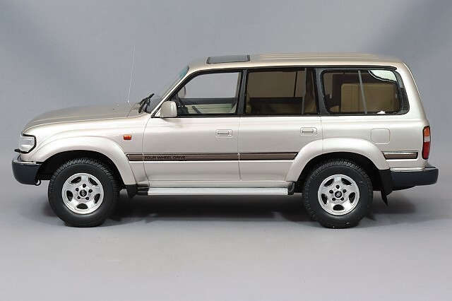オットー 1/18 トヨタ ランドクルーザー HDJ80 1992 ベージュ 