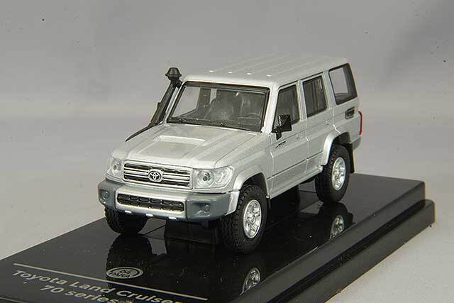 PARA64 1/64 トヨタ ランドクルーザー LC76 シルバーパール 左ハンドル