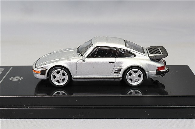 PARA64 1/64 RUF BTR 1986 シルバー左ハンドル