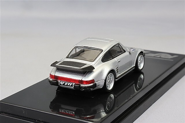 PARA64 1/64 RUF BTR 1986 シルバー左ハンドル