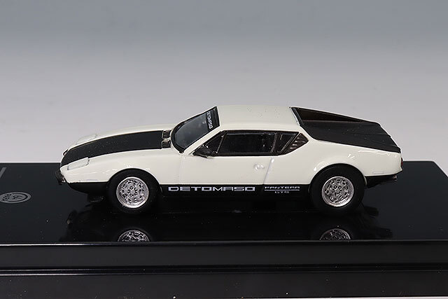 PARA64 1/64 デ・トマソ パンテーラ 1972 ホワイト/ブラック 左ハンドル