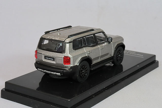 PARA64 1/64 トヨタ ランドクルーザー 250 2024年 メテオシルバー 左