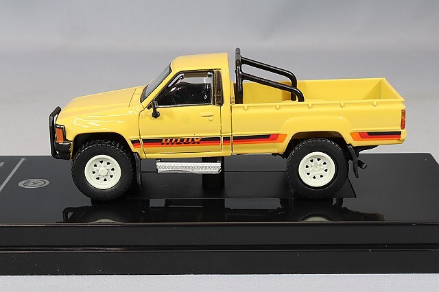 希少ワンオーナー当時物 1/16 ウインチ ハイラックス 4WD 動作未確認 PARA64 1/64 トヨタ ハイラックス 1984 シングルキャブ イエロー 右