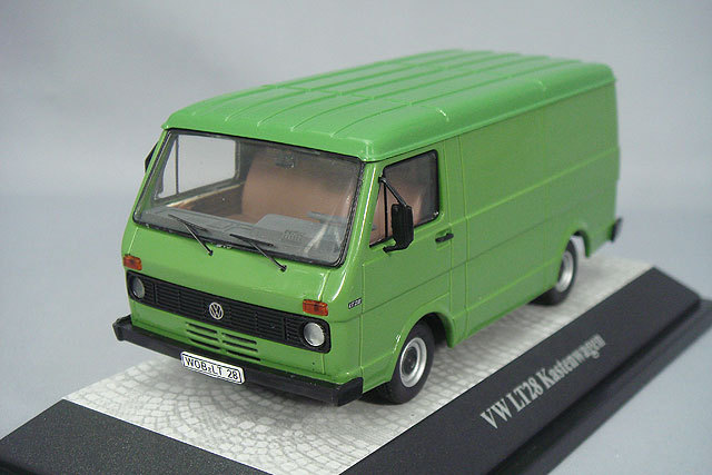 Premium ClassiXXs 1/43 フォルクスワーゲン LT28 ボックスバン グリーン