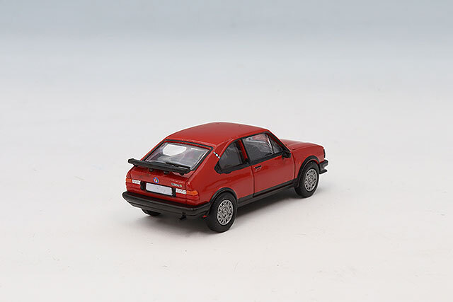PCX87 1/87 アルファロメオ アルファスッド 1980 レッド