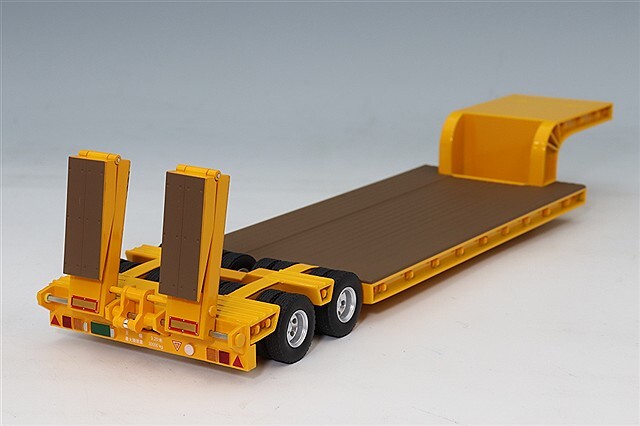 プラッツ/ケンクラフト 1/50 16輪 中低床重量物運搬用トレーラー 自動