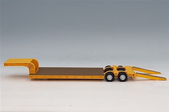 プラッツ/ケンクラフト 1/50 16輪 中低床重量物運搬用トレーラー イエロー