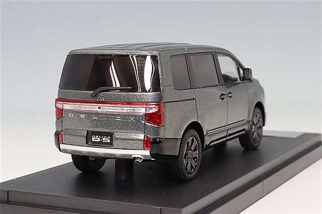 MARK43 1/43 三菱 デリカ D:5 シャモニー グラファイトグレーメタリック