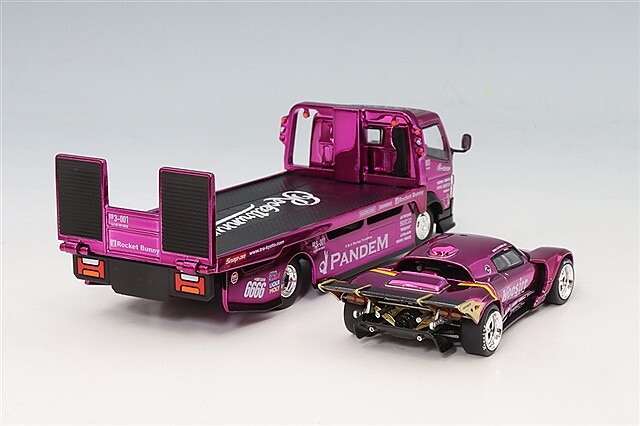 POP RACE x XCARTOYS 1/64 パンデム ロータス エリーゼ & 三菱 FUSO