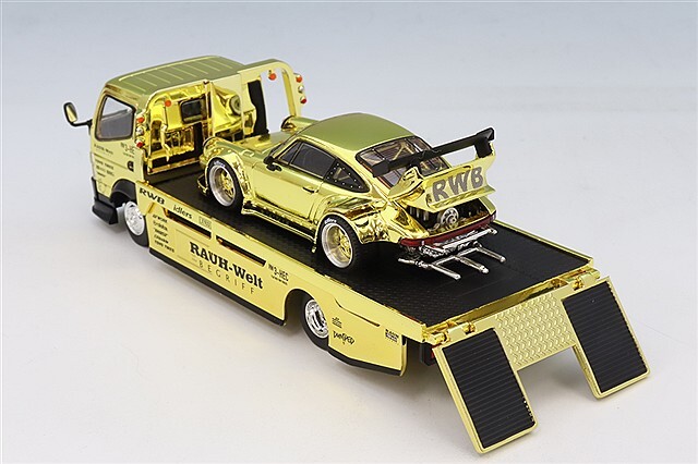 ゴールドアートワークトラック2台セット POP RACE x XCARTOYS 1/64 RWB 930 & 三菱 FUSO 車載トラック ゴールド